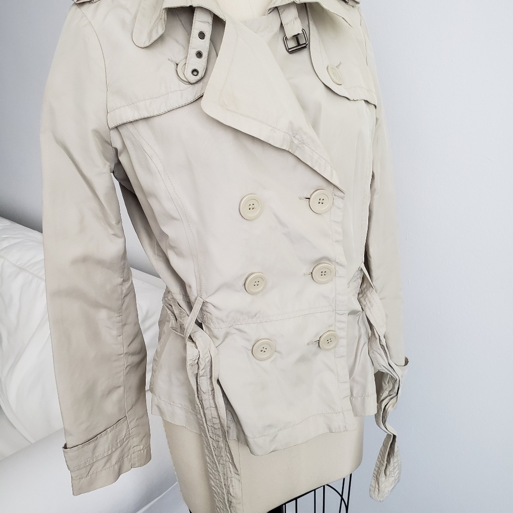 Zara short trench coat. Button up w/ belt. Large - Picture 3 of 12